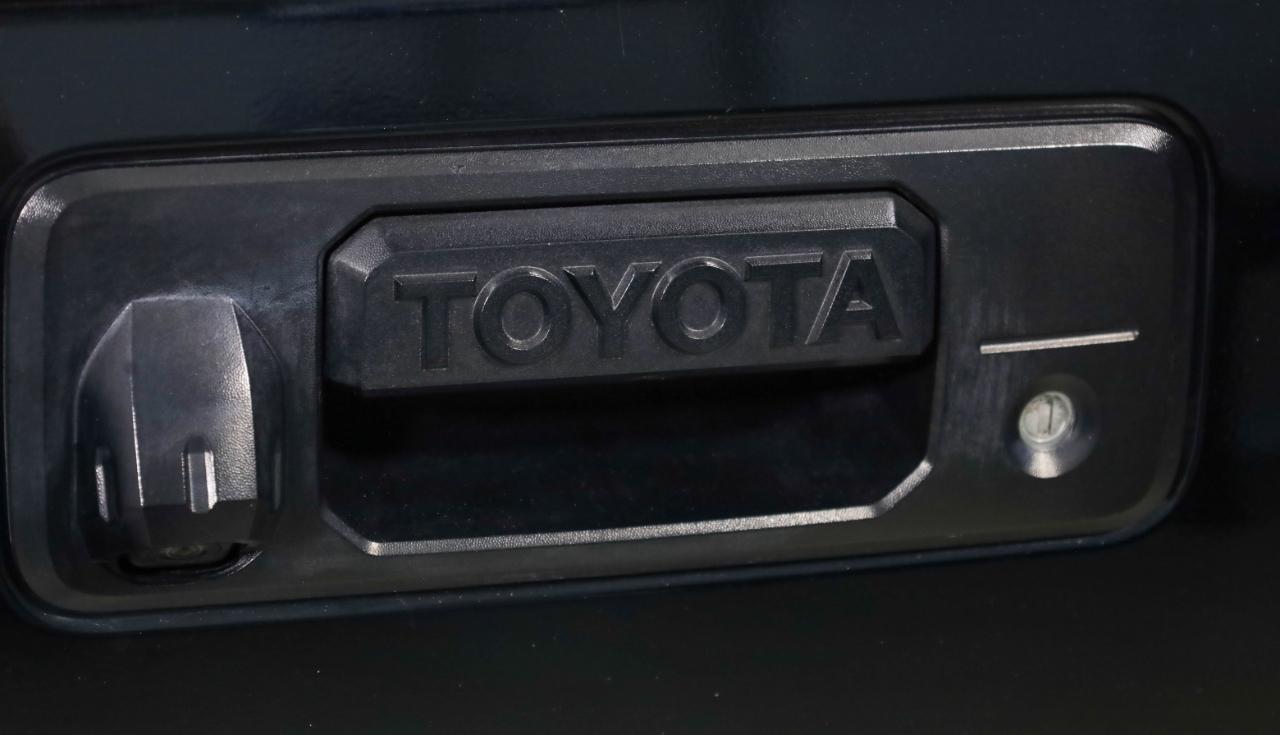 Toyota Tundra 4WD Truck CrewMax 5.7L V8 6-Spd AT LTD (Natl) 2014