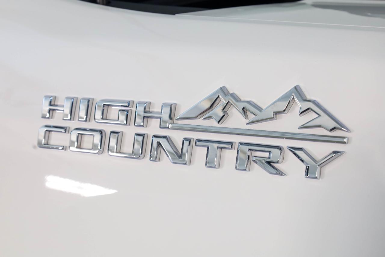 Chevrolet Silverado 2500HD 4WD Crew Cab 159" High Country 2024