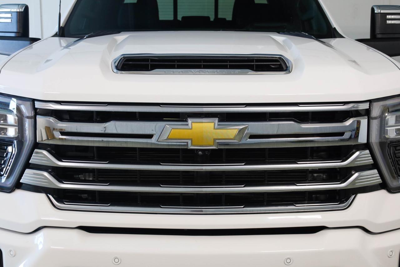 Chevrolet Silverado 2500HD 4WD Crew Cab 159" High Country 2024