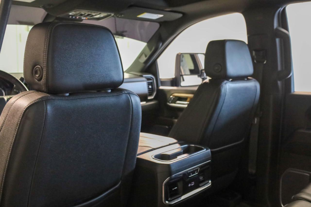 Chevrolet Silverado 2500HD 4WD Crew Cab 159" High Country 2024