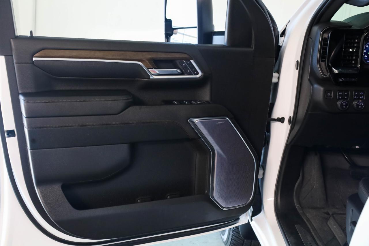 Chevrolet Silverado 2500HD 4WD Crew Cab 159" High Country 2024