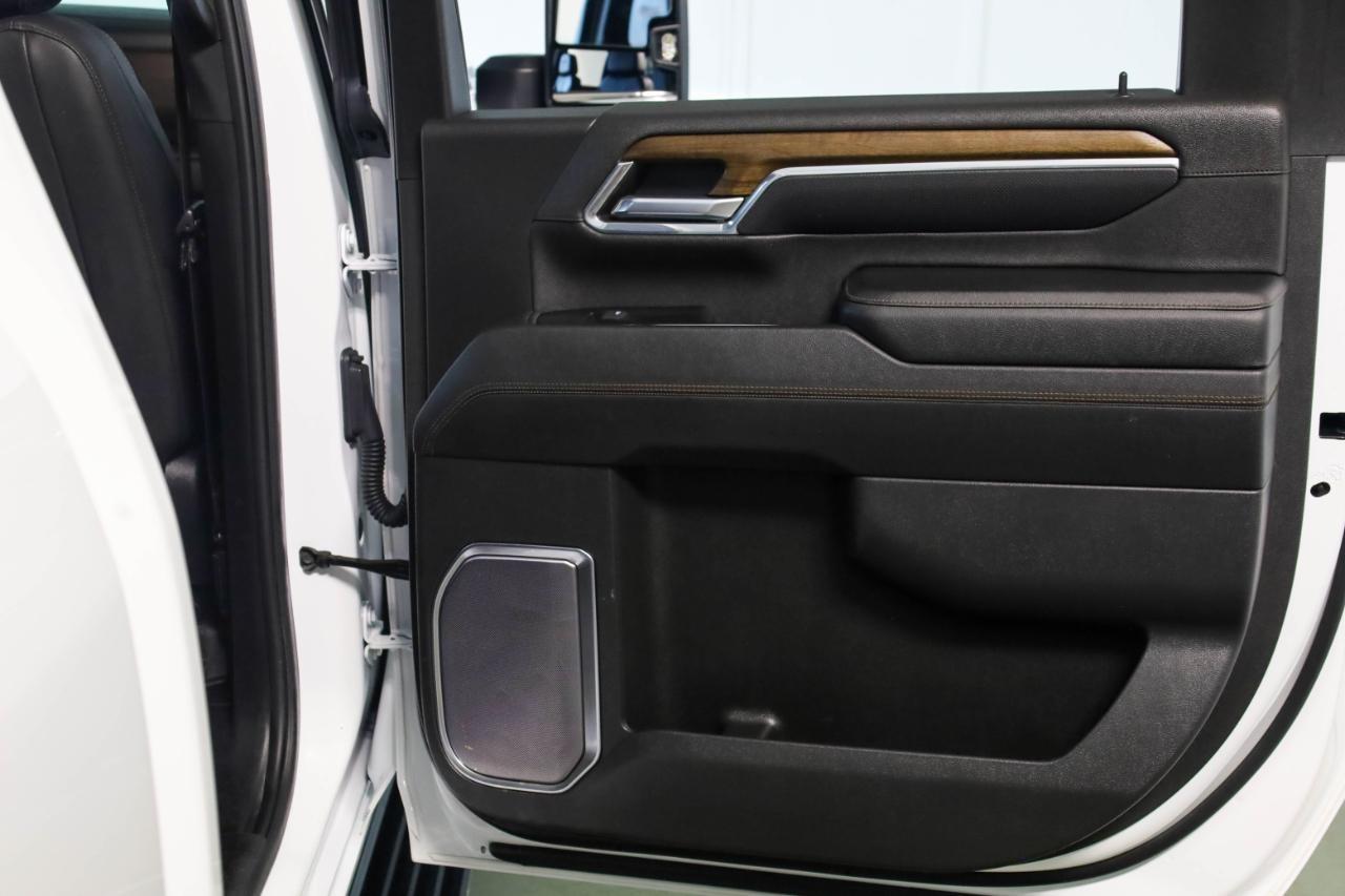 Chevrolet Silverado 2500HD 4WD Crew Cab 159" High Country 2024