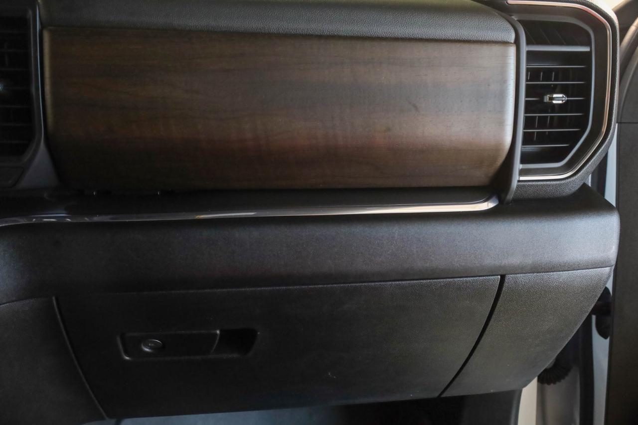 Chevrolet Silverado 2500HD 4WD Crew Cab 159" High Country 2024