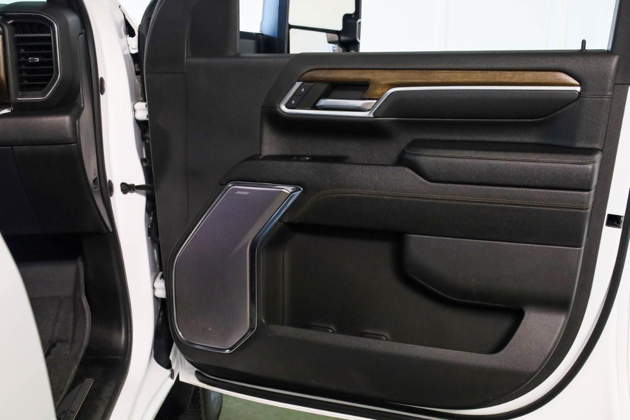 Chevrolet Silverado 2500HD 4WD Crew Cab 159" High Country 2024
