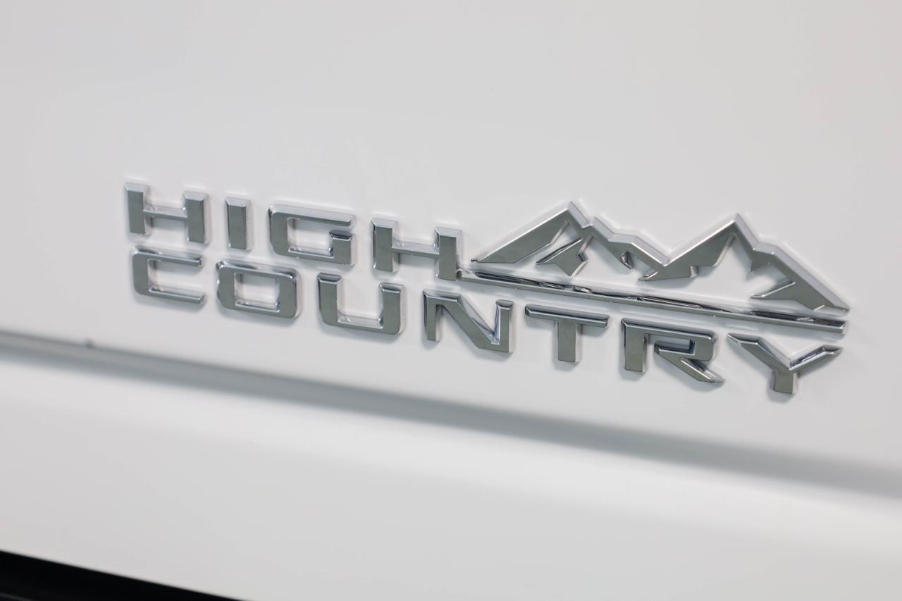 Chevrolet Silverado 2500HD 4WD Crew Cab 159" High Country 2024