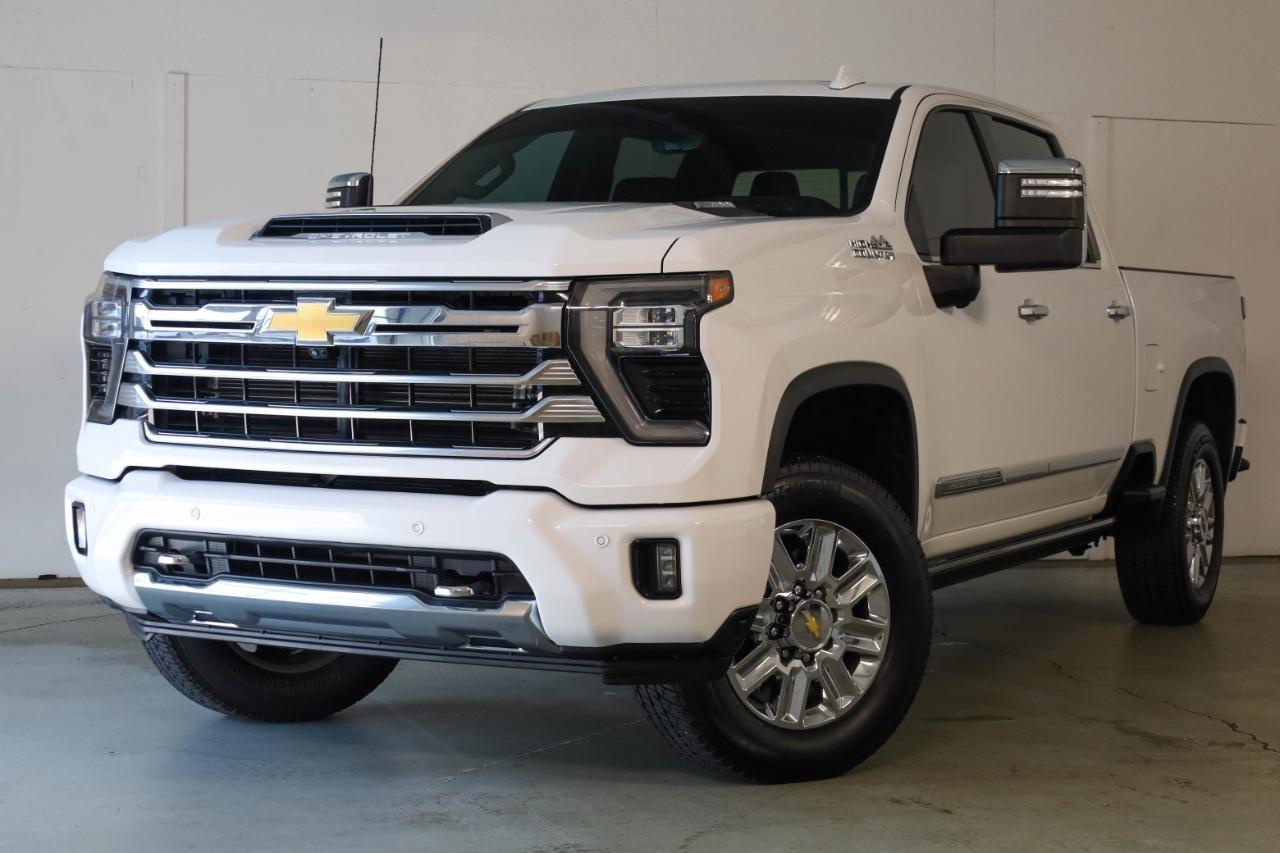 Chevrolet Silverado 2500HD 4WD Crew Cab 159" High Country 2024