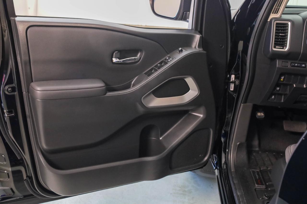 Nissan Frontier Crew Cab 4x2 SV 2024