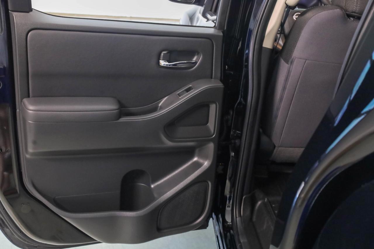 Nissan Frontier Crew Cab 4x2 SV 2024