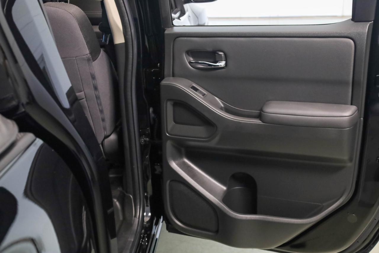 Nissan Frontier Crew Cab 4x2 SV 2024