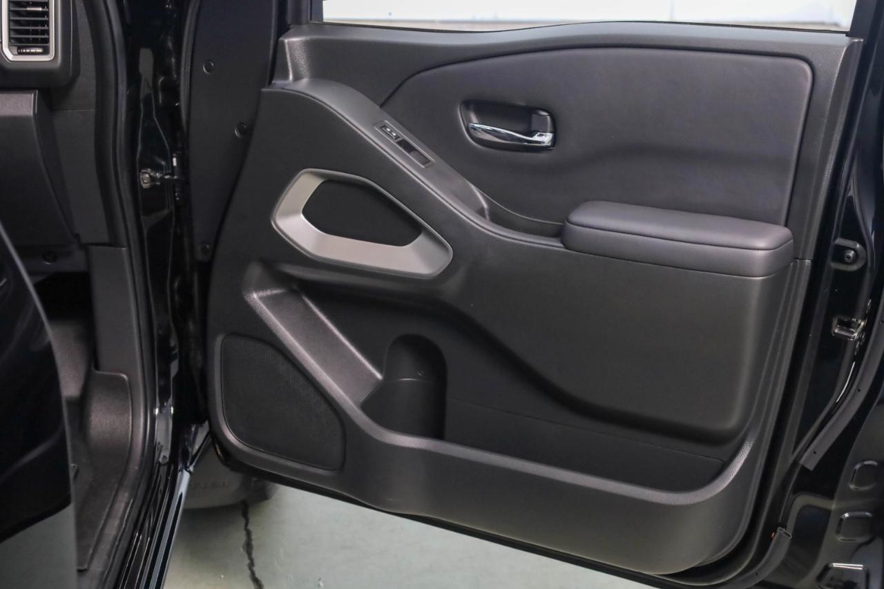 Nissan Frontier Crew Cab 4x2 SV 2024