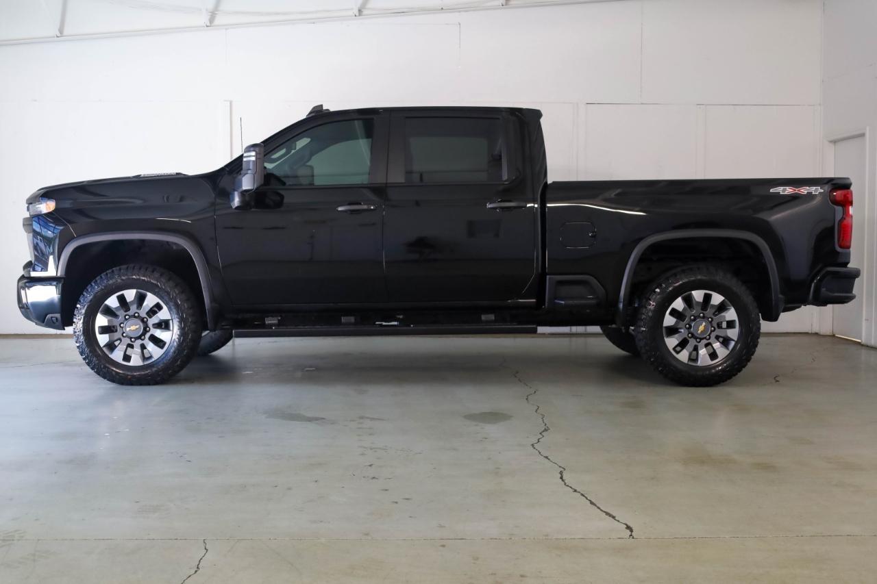 Chevrolet Silverado 2500HD 4WD Crew Cab 159" Custom 2024