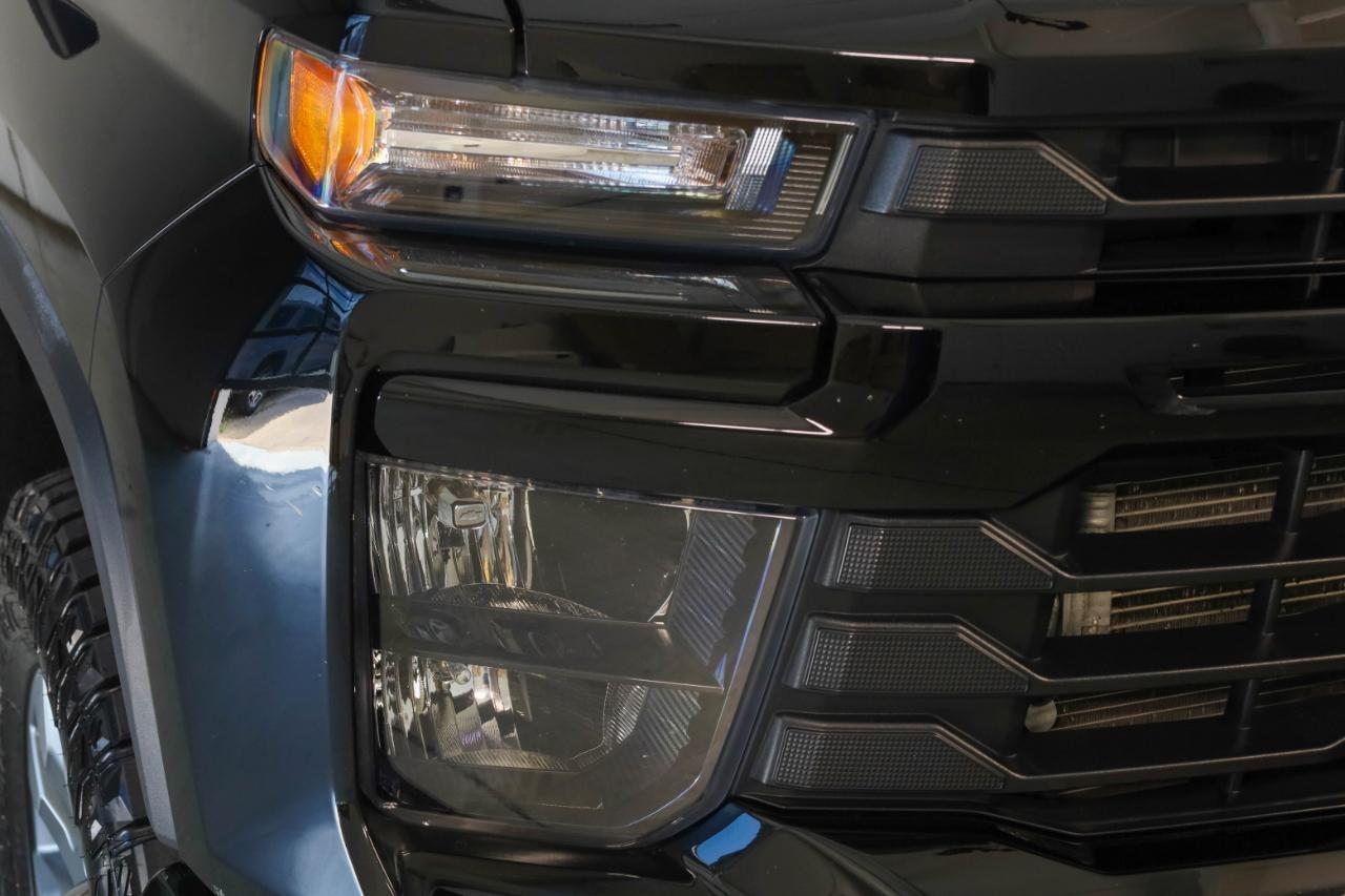 Chevrolet Silverado 2500HD 4WD Crew Cab 159" Custom 2024