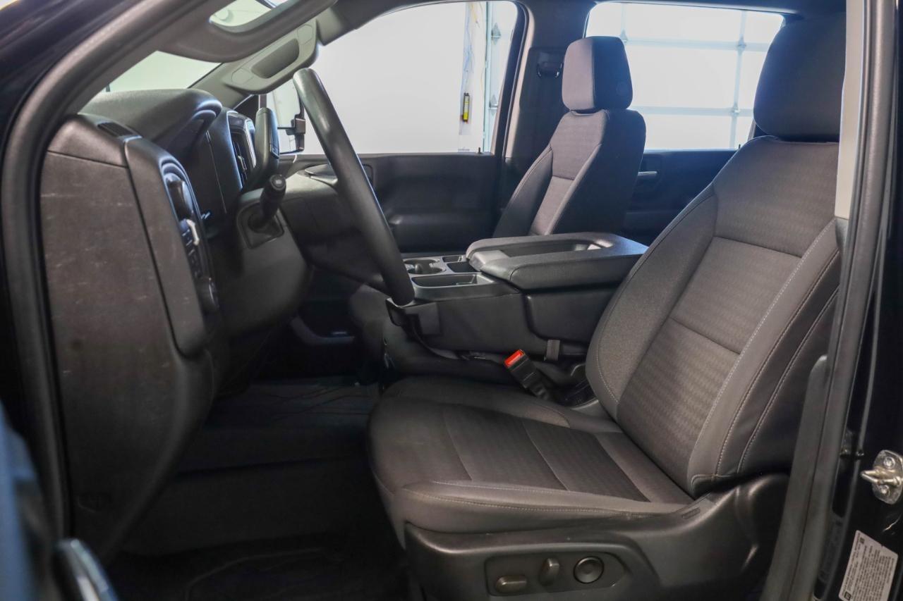 Chevrolet Silverado 2500HD 4WD Crew Cab 159" Custom 2024