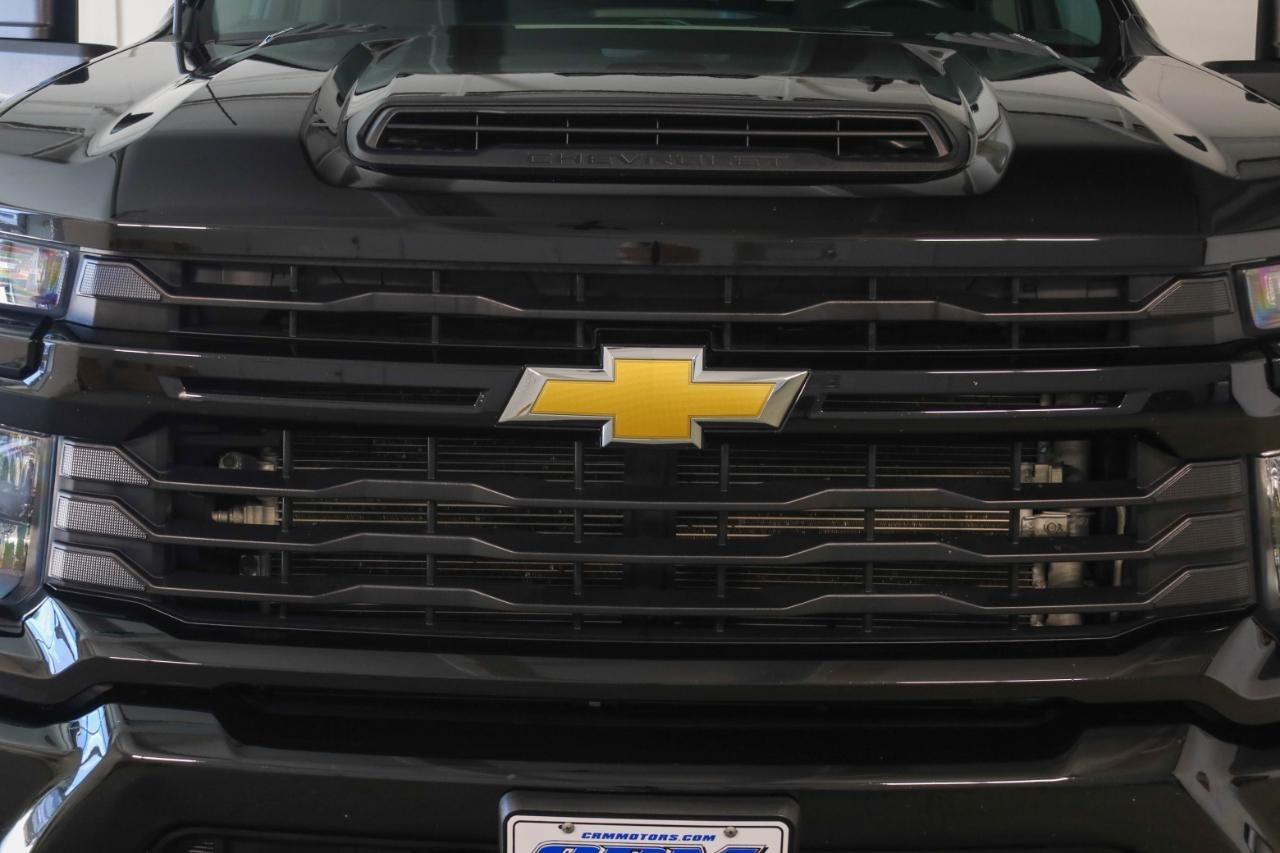 Chevrolet Silverado 2500HD 4WD Crew Cab 159" Custom 2024