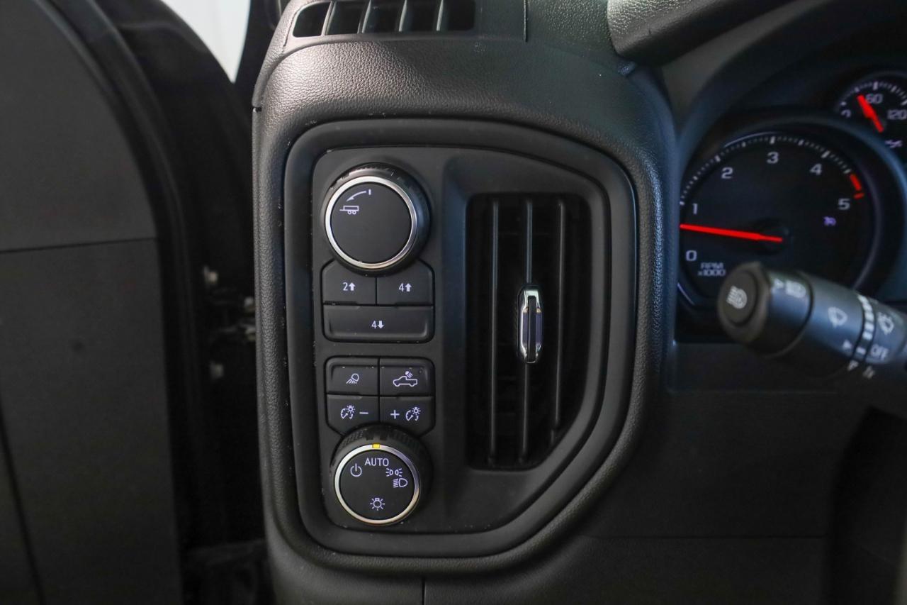 Chevrolet Silverado 2500HD 4WD Crew Cab 159" Custom 2024