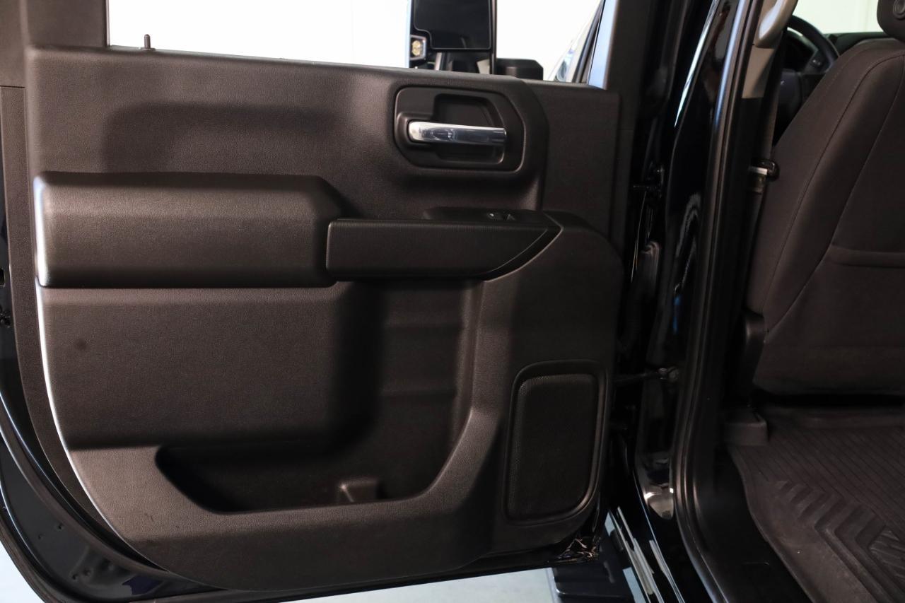 Chevrolet Silverado 2500HD 4WD Crew Cab 159" Custom 2024