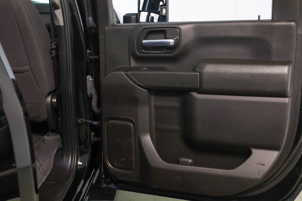 Chevrolet Silverado 2500HD 4WD Crew Cab 159" Custom 2024