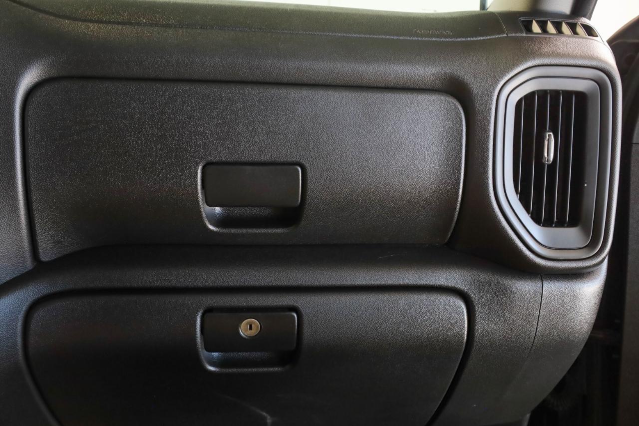 Chevrolet Silverado 2500HD 4WD Crew Cab 159" Custom 2024