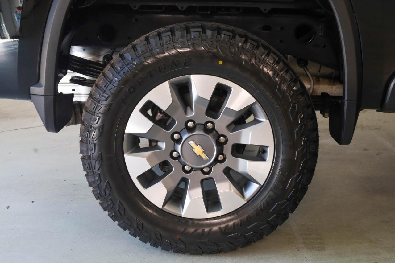 Chevrolet Silverado 2500HD 4WD Crew Cab 159" Custom 2024