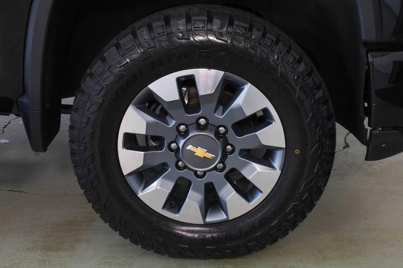 Chevrolet Silverado 2500HD 4WD Crew Cab 159" Custom 2024