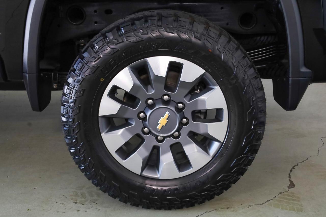 Chevrolet Silverado 2500HD 4WD Crew Cab 159" Custom 2024