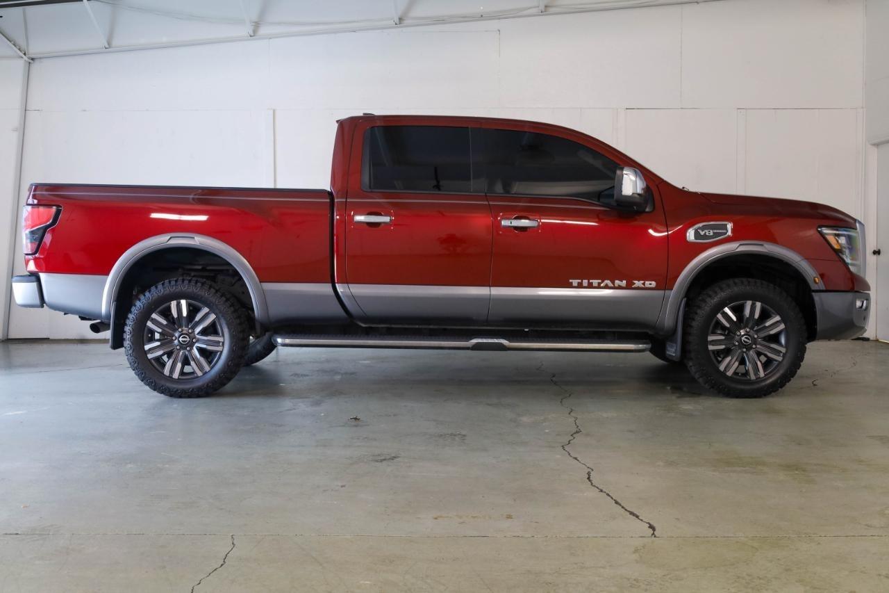 Nissan Titan XD 4x4 Crew Cab Platinum Reserve 2023