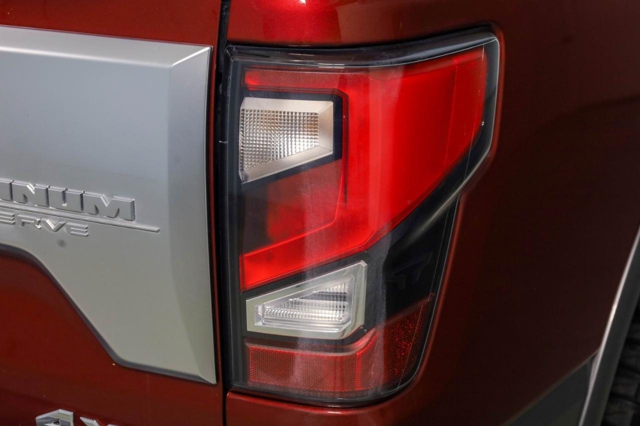 Nissan Titan XD 4x4 Crew Cab Platinum Reserve 2023