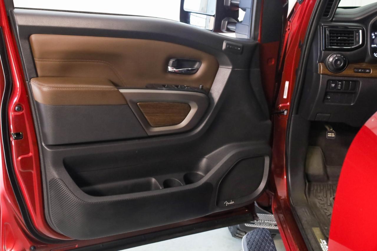 Nissan Titan XD 4x4 Crew Cab Platinum Reserve 2023