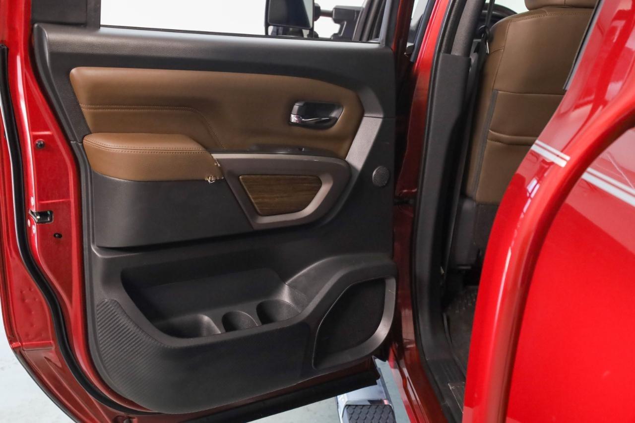 Nissan Titan XD 4x4 Crew Cab Platinum Reserve 2023