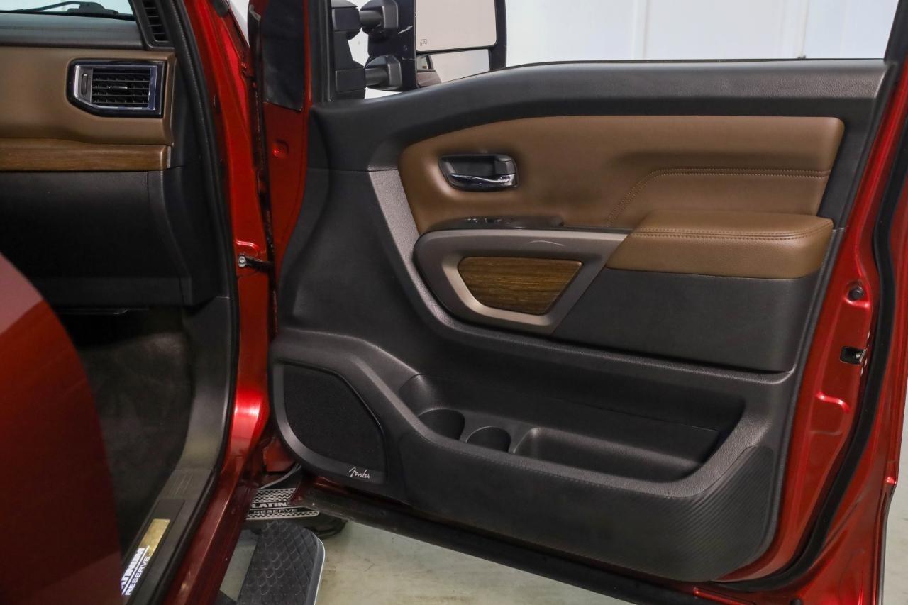 Nissan Titan XD 4x4 Crew Cab Platinum Reserve 2023