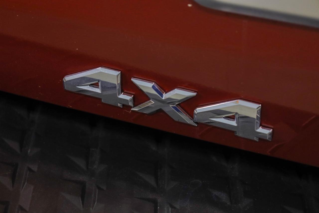Nissan Titan XD 4x4 Crew Cab Platinum Reserve 2023
