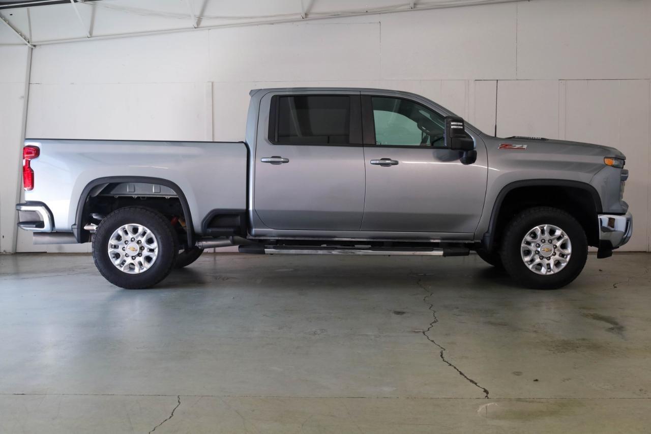 Chevrolet Silverado 3500HD 4WD Crew Cab 159" LT 2024