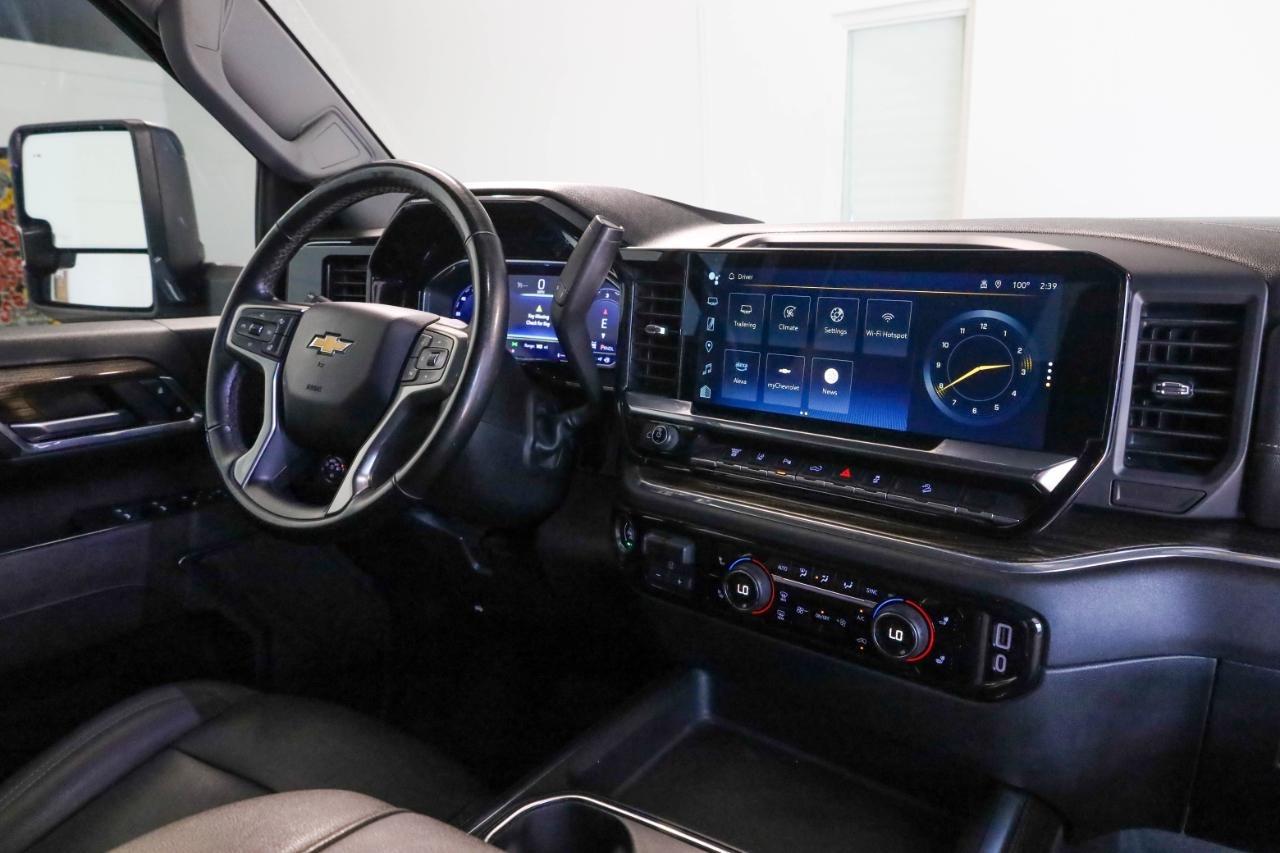 Chevrolet Silverado 3500HD 4WD Crew Cab 159" LT 2024