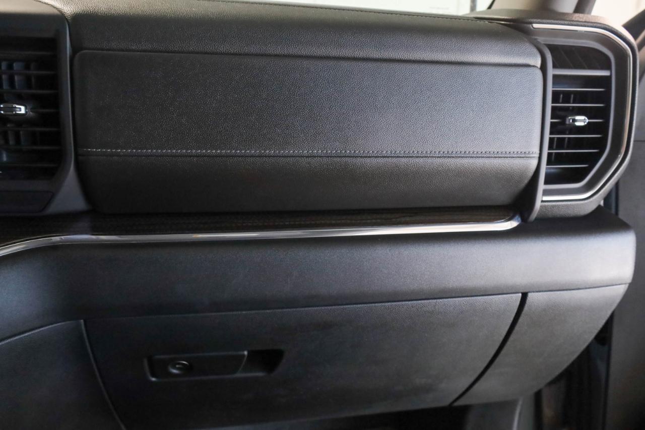 Chevrolet Silverado 3500HD 4WD Crew Cab 159" LT 2024
