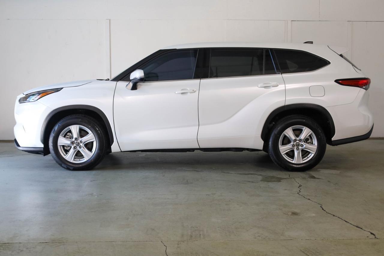 Toyota Highlander Hybrid LE FWD (Natl) 2022