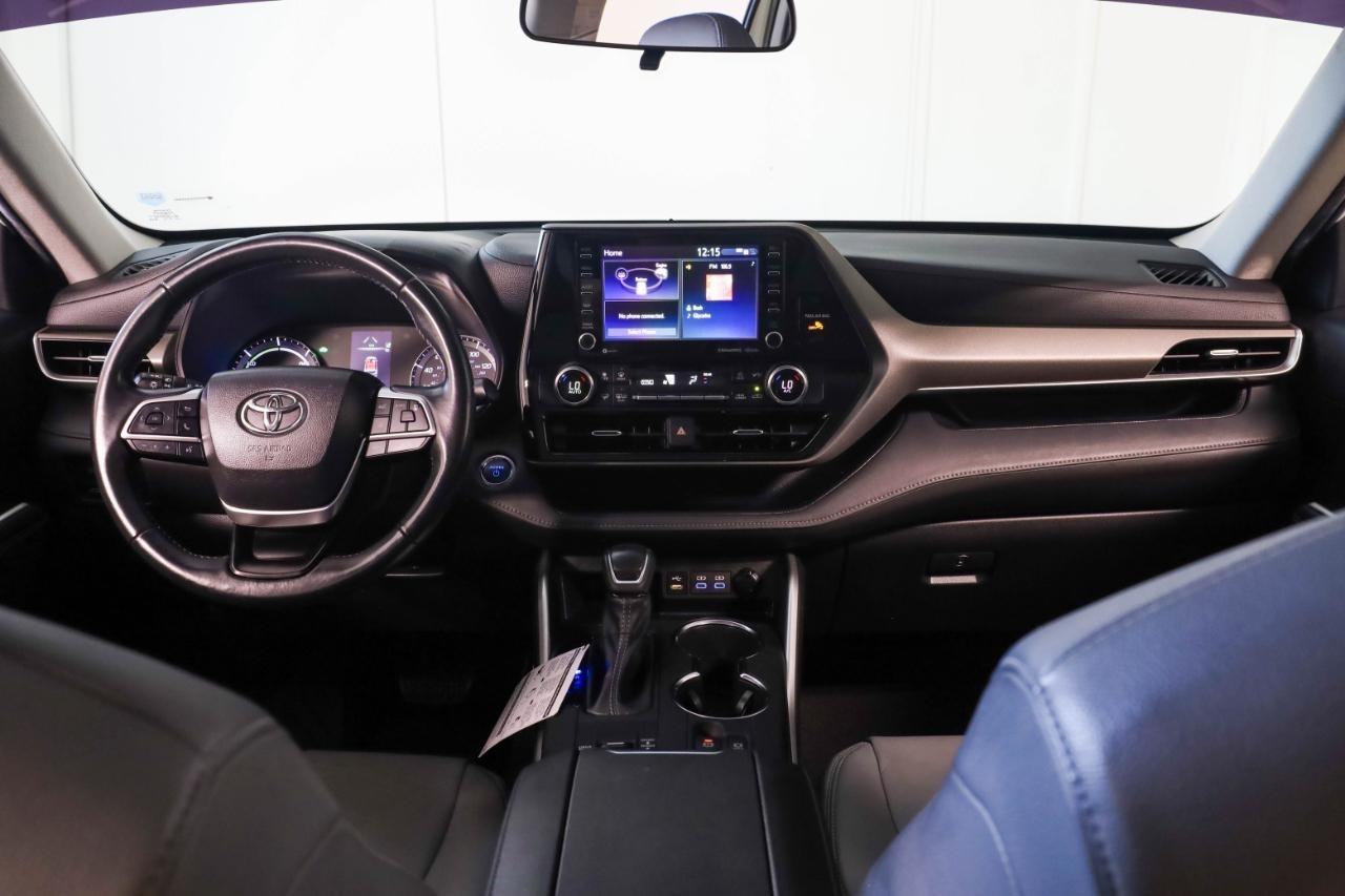Toyota Highlander Hybrid LE FWD (Natl) 2022