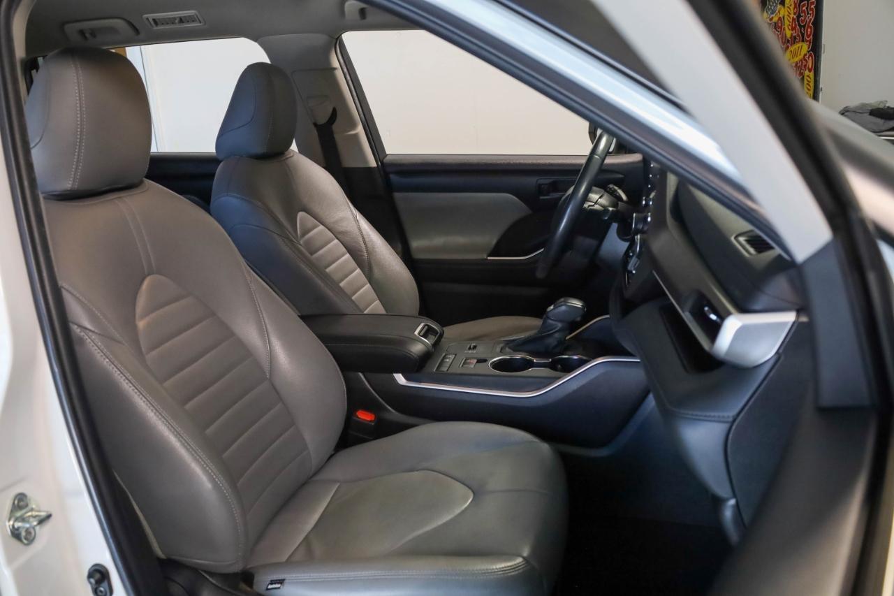 Toyota Highlander Hybrid LE FWD (Natl) 2022