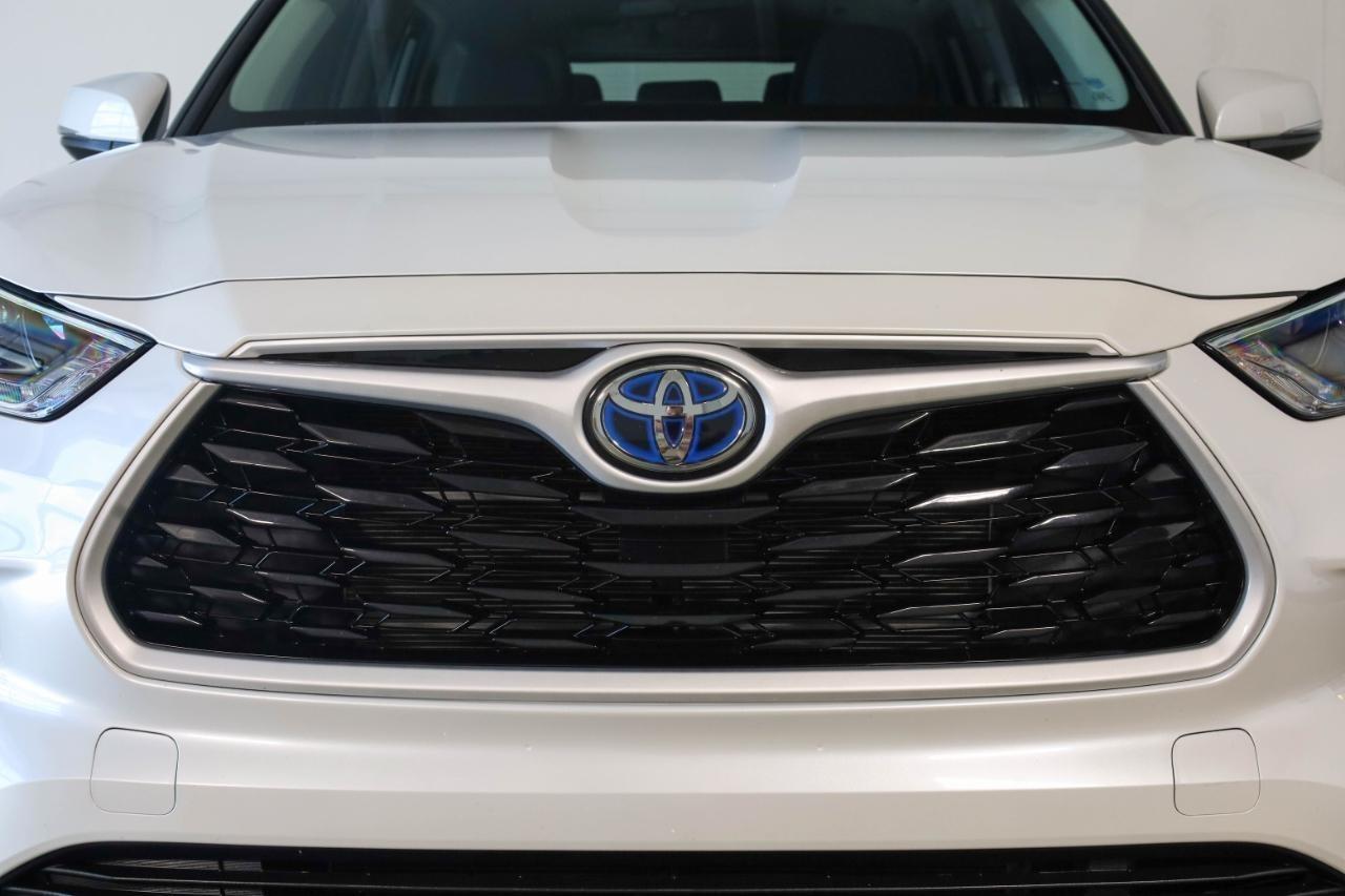 Toyota Highlander Hybrid LE FWD (Natl) 2022