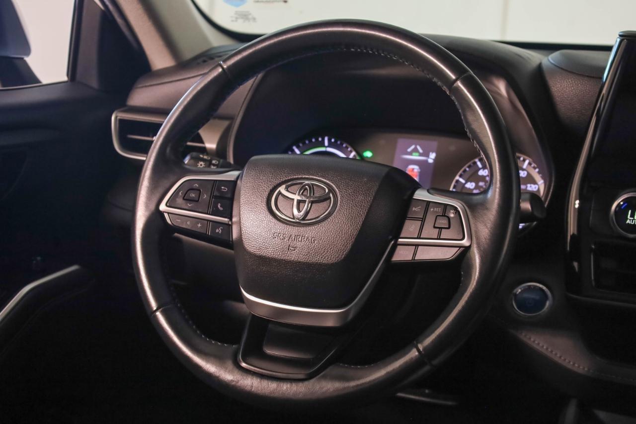 Toyota Highlander Hybrid LE FWD (Natl) 2022