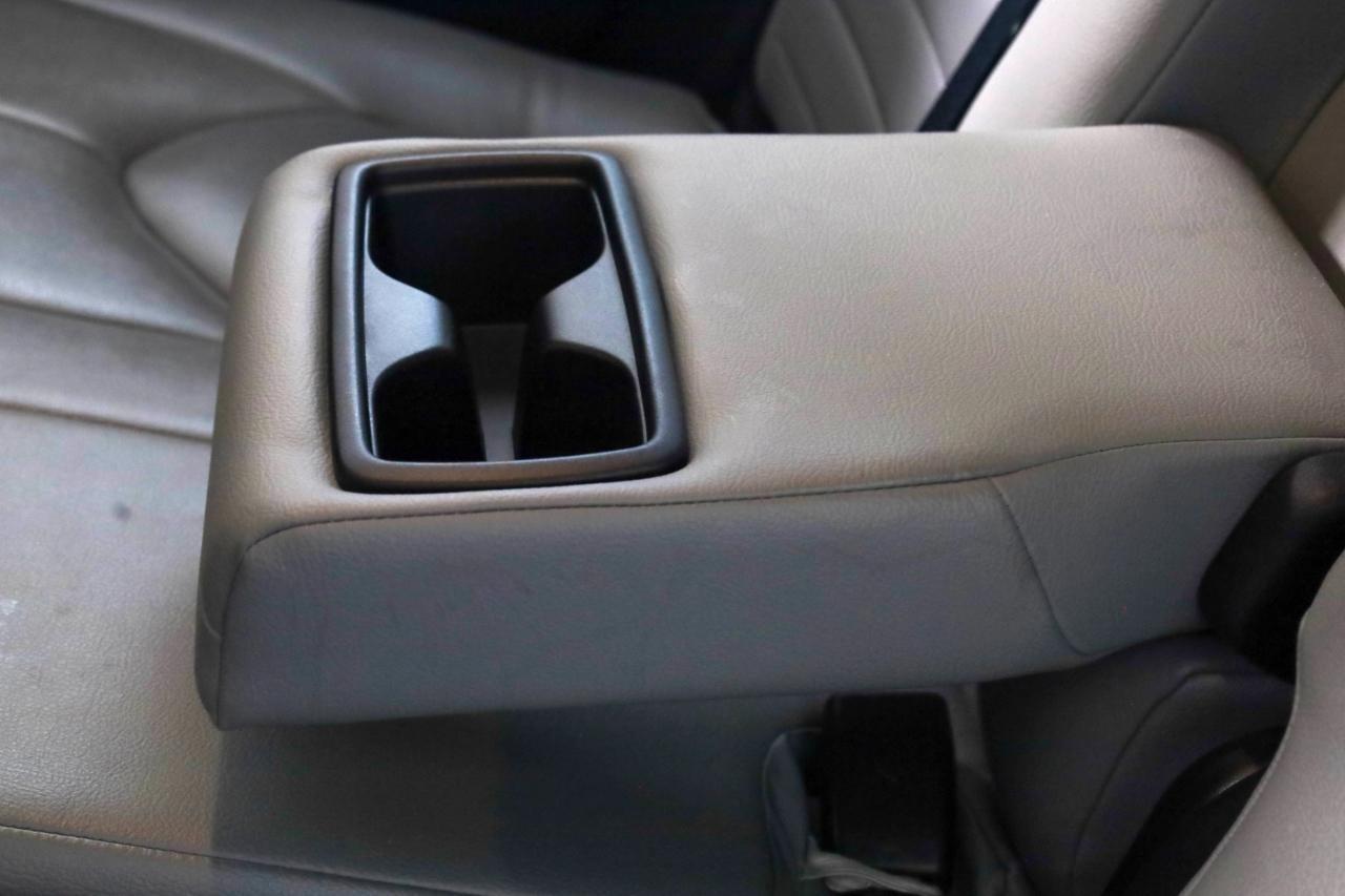 Toyota Highlander Hybrid LE FWD (Natl) 2022