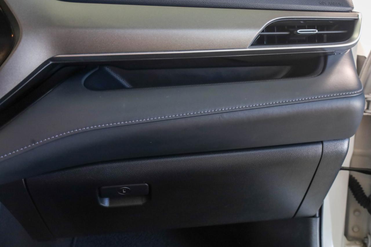 Toyota Highlander Hybrid LE FWD (Natl) 2022