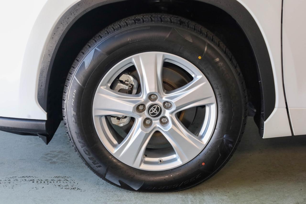 Toyota Highlander Hybrid LE FWD (Natl) 2022