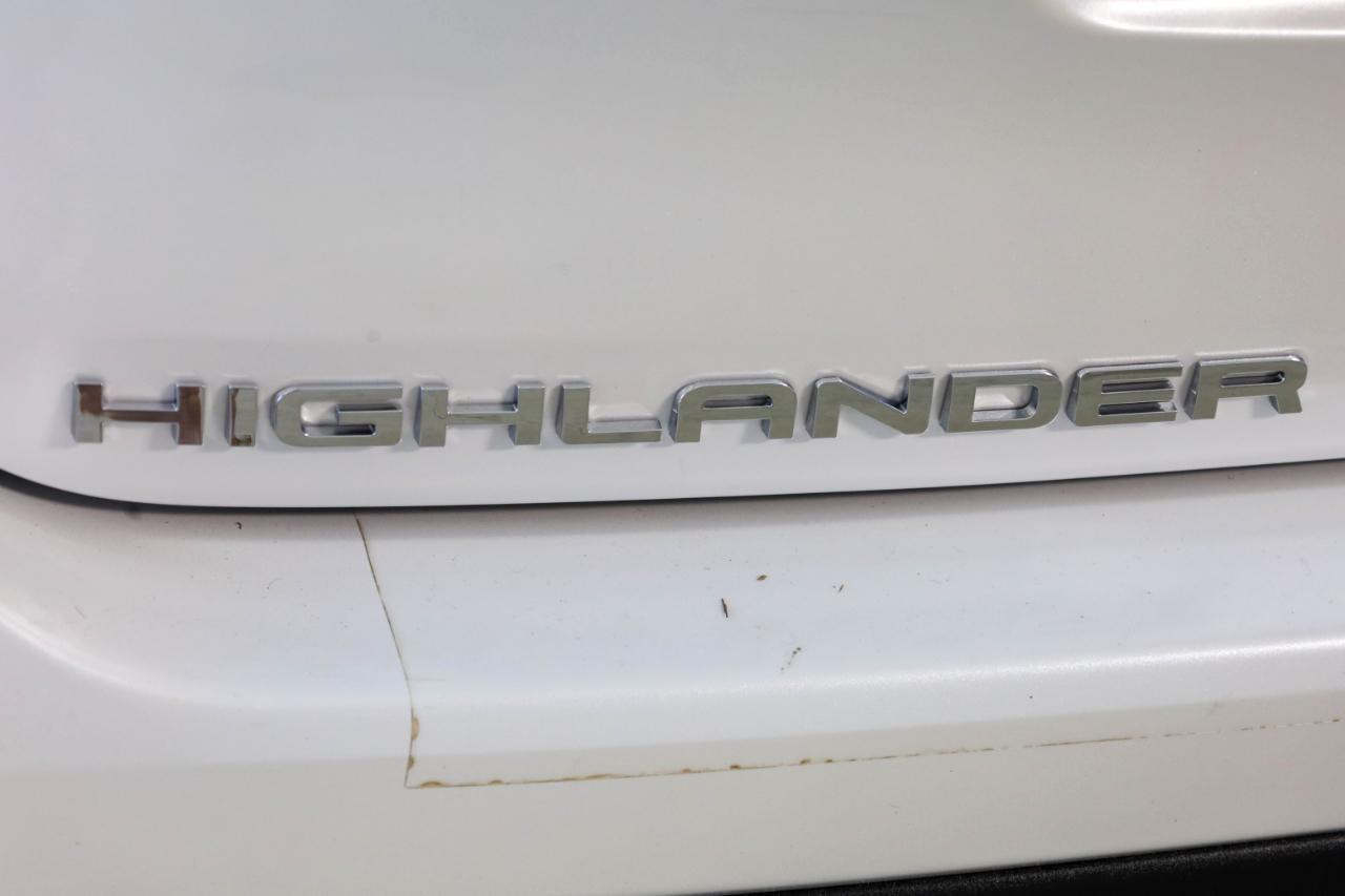 Toyota Highlander Hybrid LE FWD (Natl) 2022