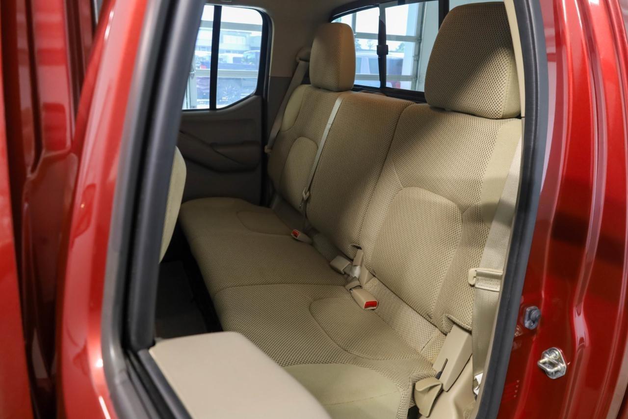 Nissan Frontier 2WD Crew Cab SWB Auto SV 2016