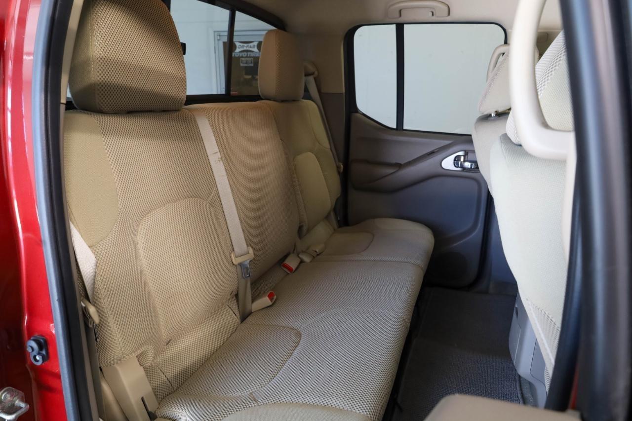 Nissan Frontier 2WD Crew Cab SWB Auto SV 2016