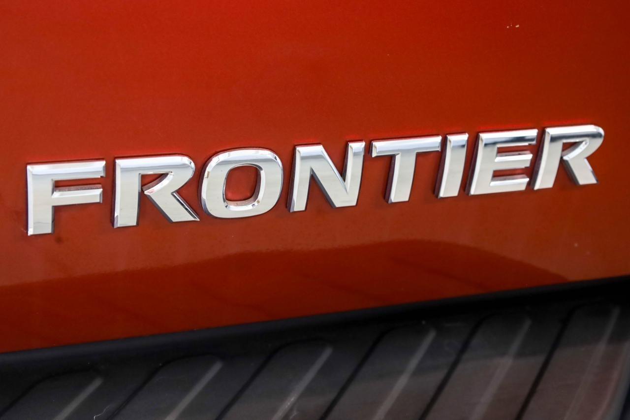 Nissan Frontier 2WD Crew Cab SWB Auto SV 2016