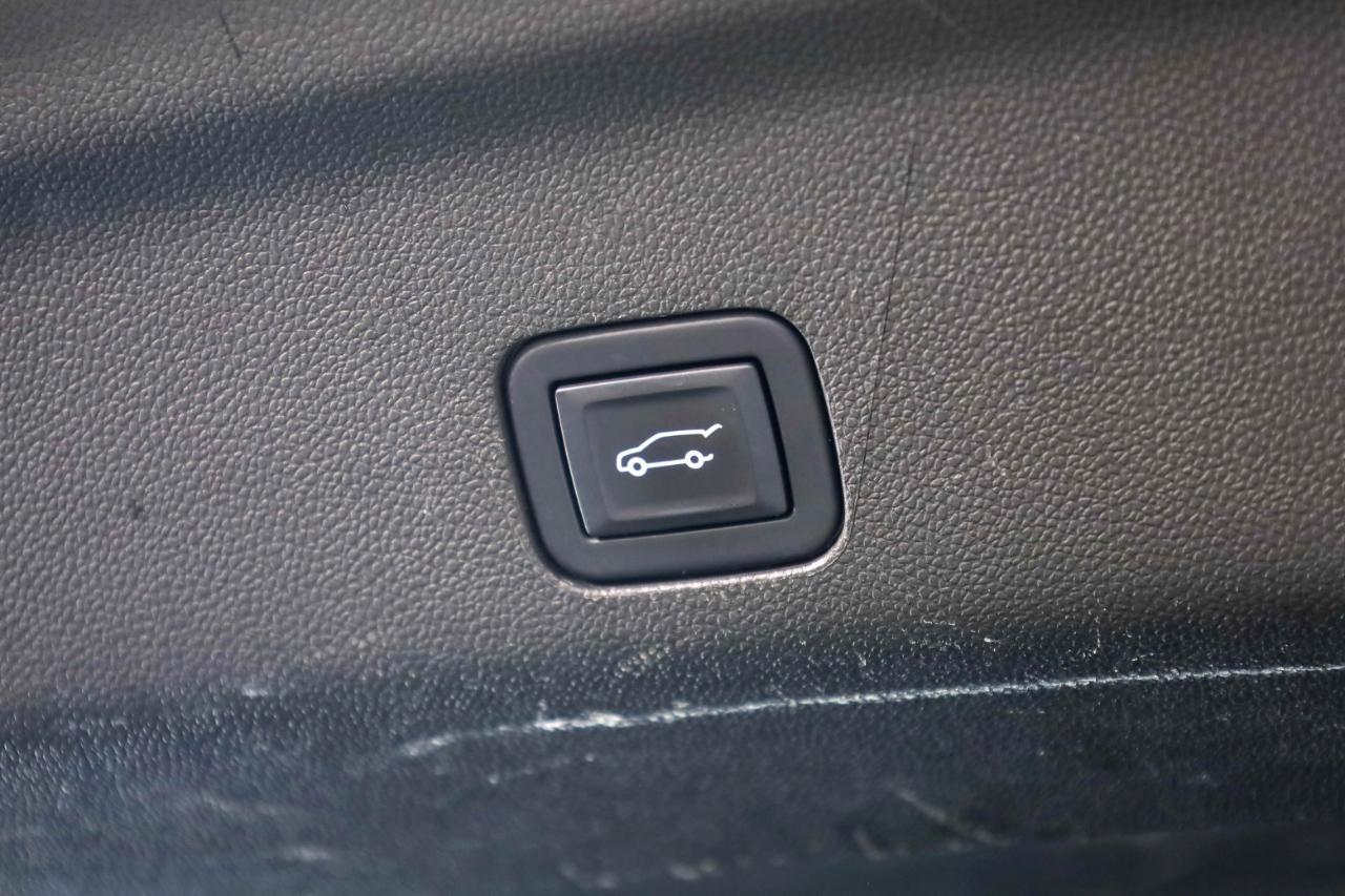 GMC Yukon 4WD 4dr SLT 2022