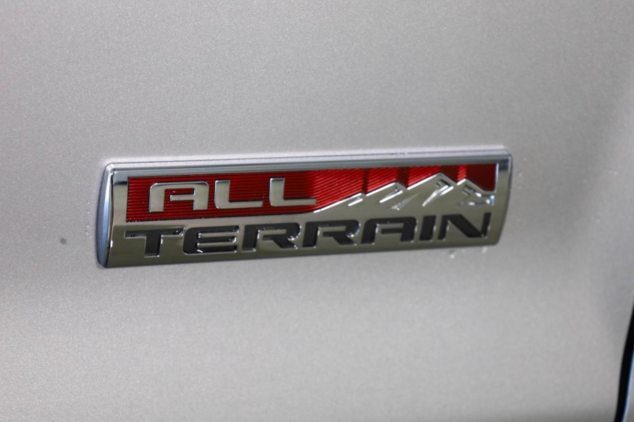GMC Sierra 1500 4WD Crew Cab 143.5" SLT 2014