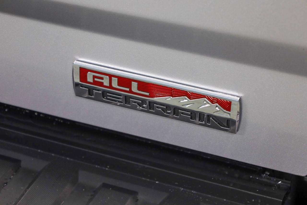 GMC Sierra 1500 4WD Crew Cab 143.5" SLT 2014