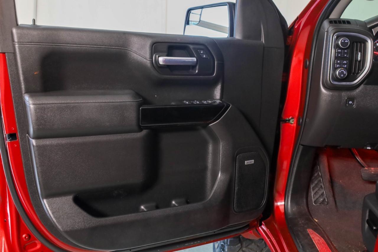 Chevrolet Silverado 1500 4WD Crew Cab 147" RST 2020